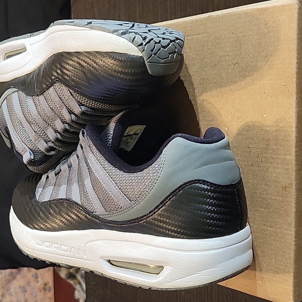 Air Jordan CMFT Viz Air 11 Rare "Carbon Fiber" (2011) Mens 8.5 Womens 10 EUC - Picture 7 of 10